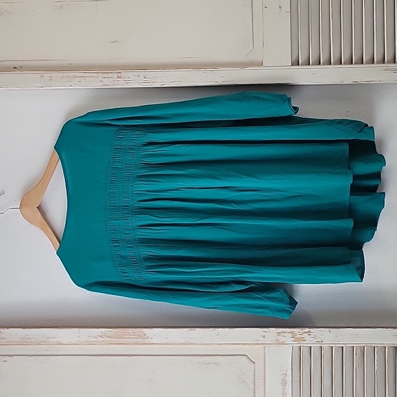 New Torrid CRINKLE GAUZE SMOCKED BUTTON FRONT TOP Size 4 - Picture 10 of 12